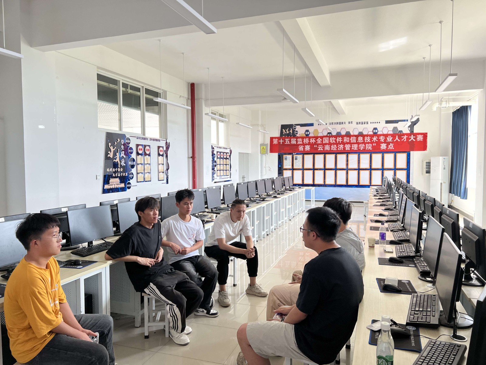 交流会现场2.jpg 交流会现场2.jpg