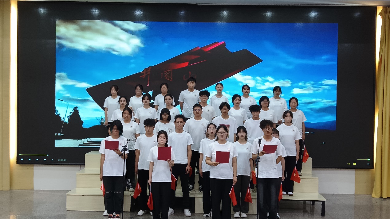 学院资讯 | 财会金融学院“青春为中国式现代化挺膺担当”诗朗诵比赛顺利完成 第 7 张 学院资讯 | 财会金融学院“青春为中国式现代化挺膺担当”诗朗诵比赛顺利完成 第 7 张