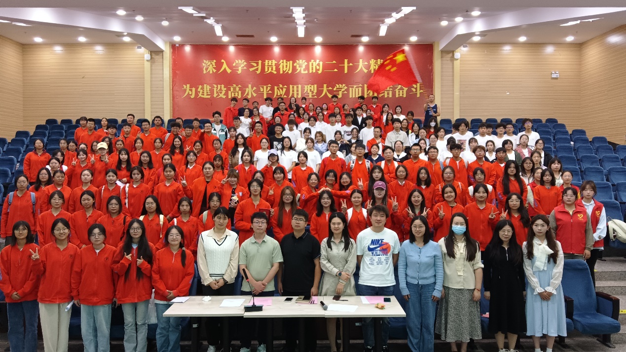 学院资讯 | 财会金融学院“青春为中国式现代化挺膺担当”诗朗诵比赛顺利完成 第 11 张 学院资讯 | 财会金融学院“青春为中国式现代化挺膺担当”诗朗诵比赛顺利完成 第 11 张