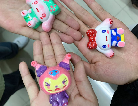 一站式学生社区 | “巧绘心语,石膏焕彩”—财会金融学院智慧社区开展石膏娃娃DIY涂鸦活动 第 9 张 一站式学生社区 | “巧绘心语,石膏焕彩”—财会金融学院智慧社区开展石膏娃娃DIY涂鸦活动 第 9 张