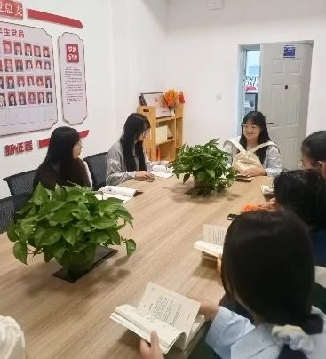 一站式学生社区 | 智慧社区举行“书香润心田，共享阅读乐”读书分享会 第 1 张