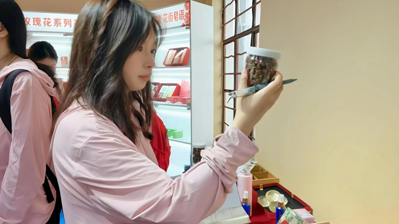 暑期社会实践|花香四溢,助力乡村振兴 第 6 张 暑期社会实践|花香四溢,助力乡村振兴 第 6 张