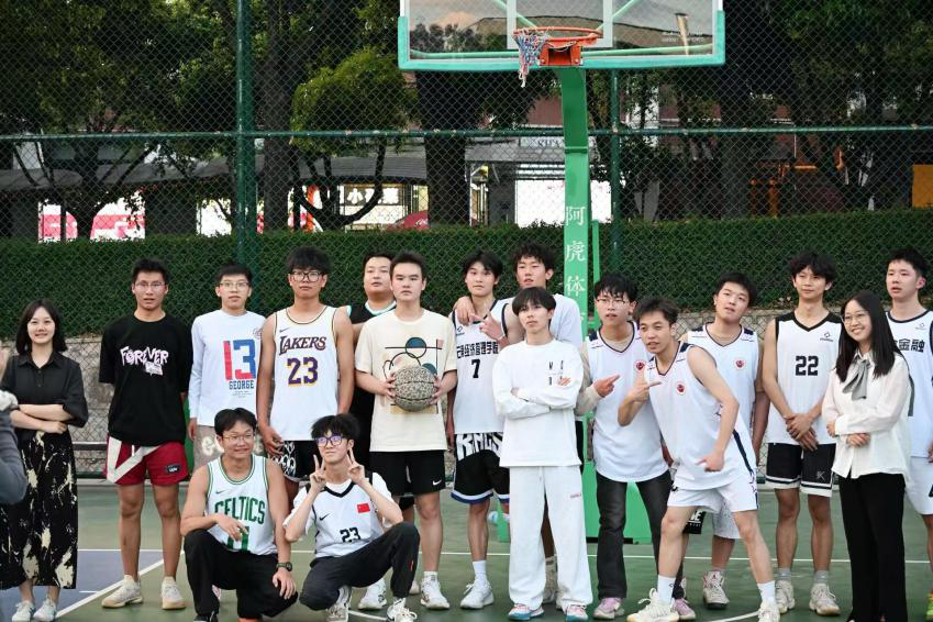 一站式学生社区 | 赛场展风采，竞技促团结 财会金融学院智慧社区开展班级篮球友谊赛 第 4 张
