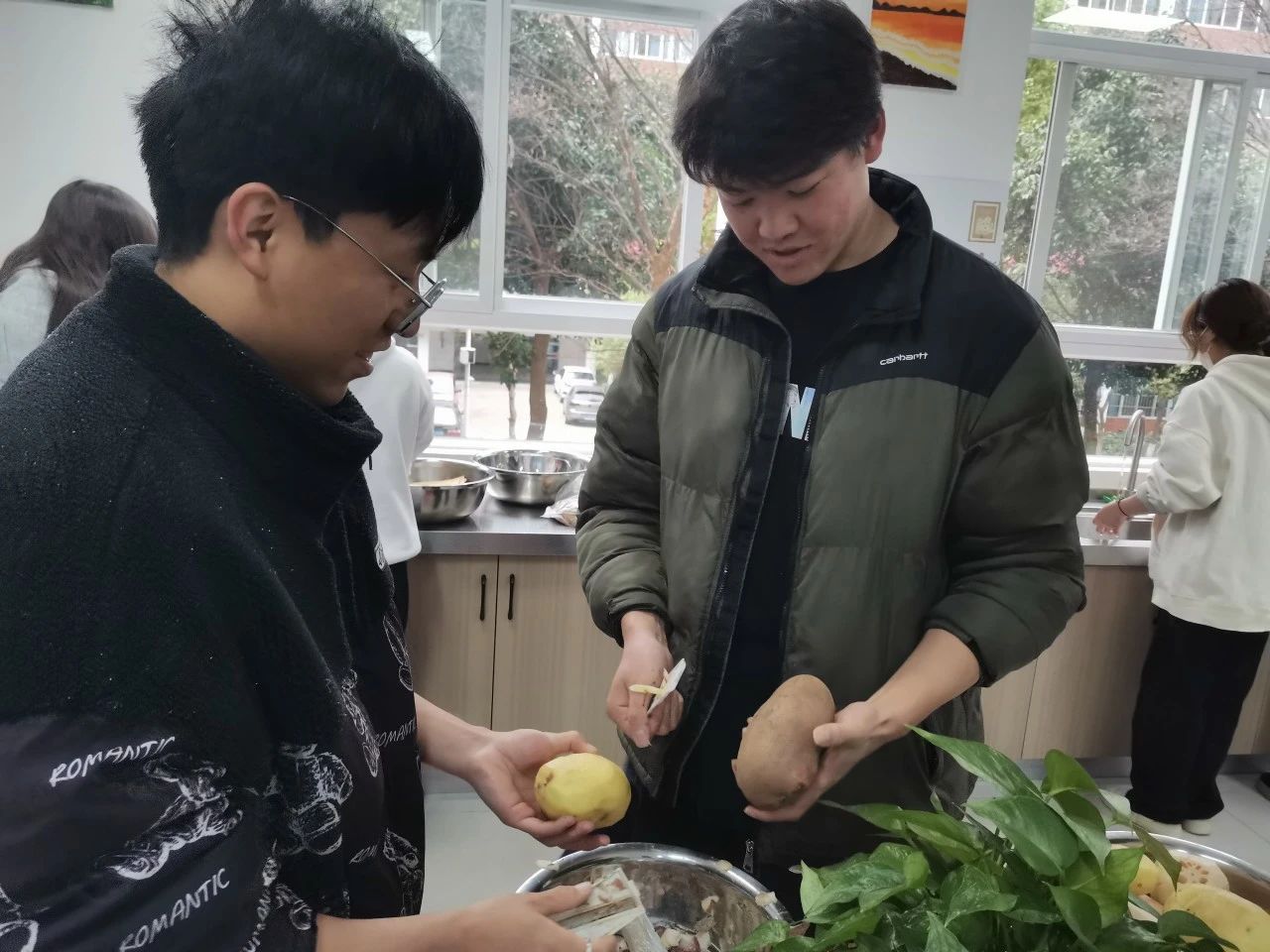 一站式学生社区 | 荟”聚青春,共享“食”光:财会金融学院智慧社区美食汇活动来啦! 第 8 张 一站式学生社区 | 荟”聚青春,共享“食”光:财会金融学院智慧社区美食汇活动来啦! 第 8 张