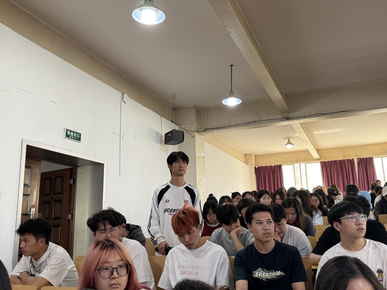 北京大学口腔医学院王勇教授莅临我校作数字化口腔专题讲座并指导本科教学 第 5 张