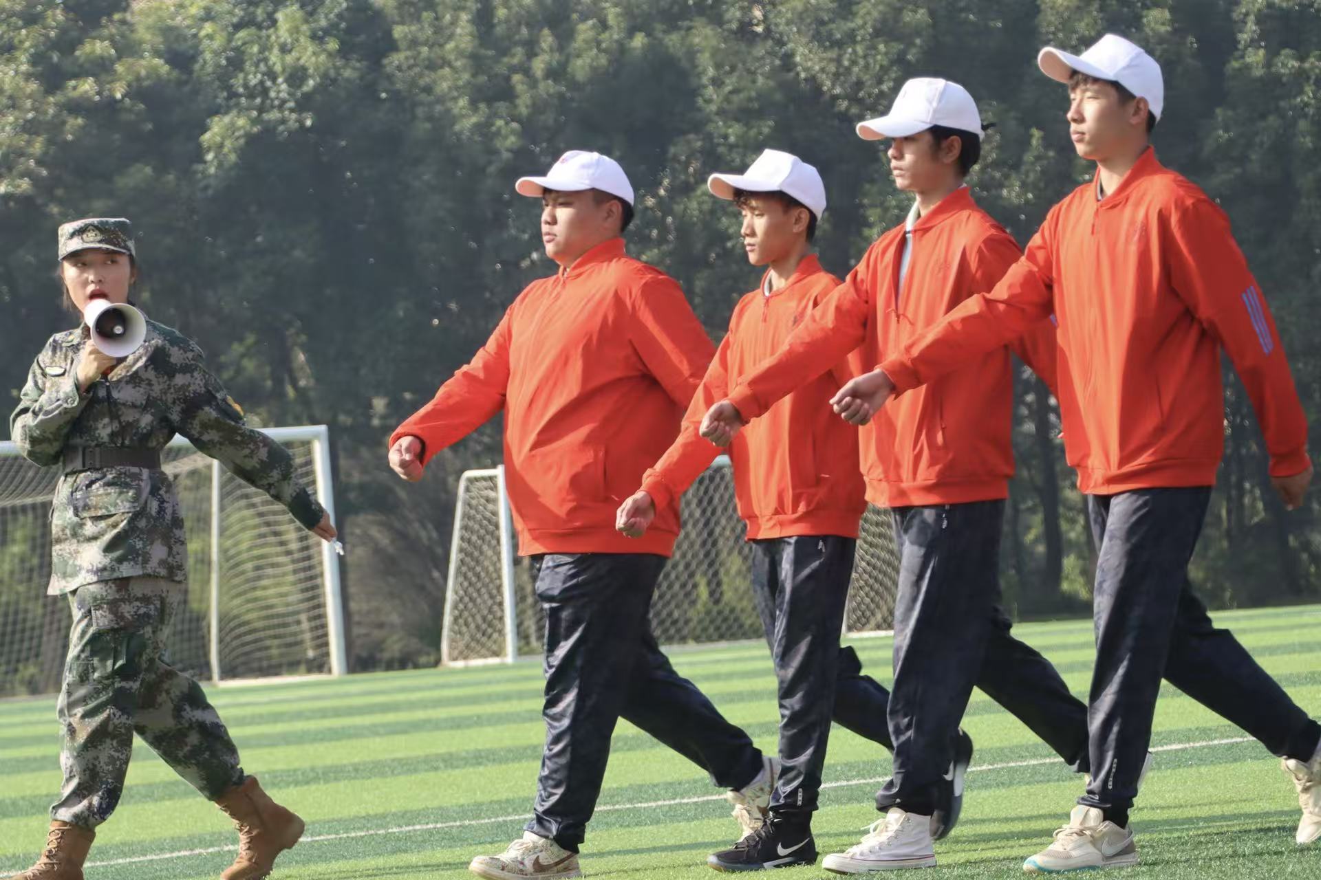 2.jpeg 齐步铿锵砺意志,医学生军训展昂扬风貌 第 2 张