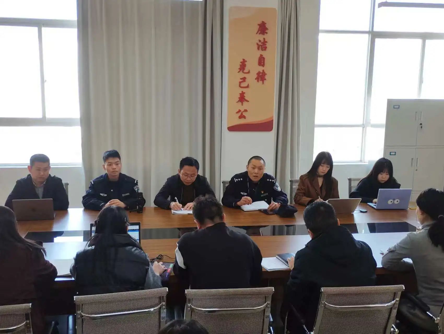 8ea4168a809904df234d4066a6f90ee2.jpg 8ea4168a809904df234d4066a6f90ee2.jpg