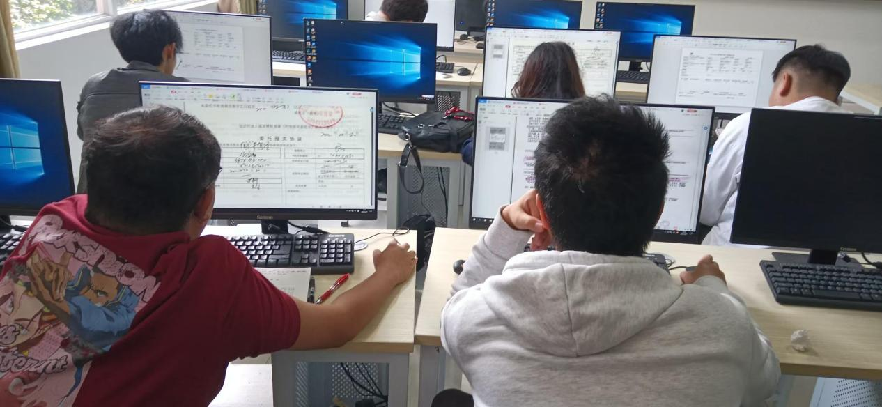 从乡野到金边：李宏真的“逆袭剧本”如何被贸易经济专业写就？  第 3 张