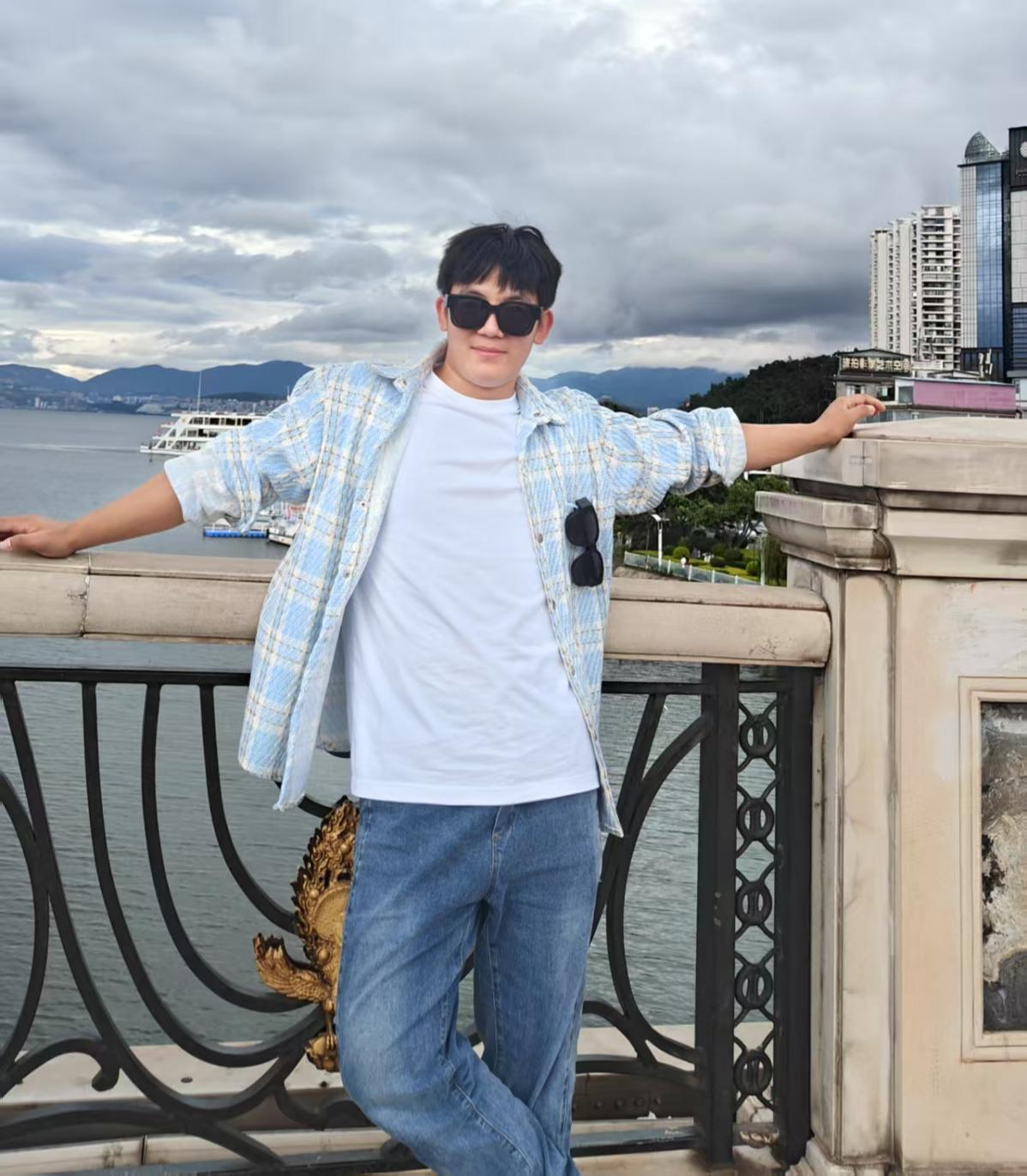 破茧成蝶：从懵懂到专业——一位电商毕业生的成长记